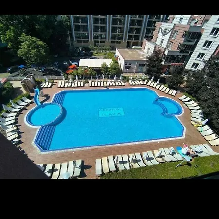 Privates Admiral Plaza Apartment