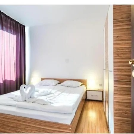 Privite Admiral Plaza Apartament *